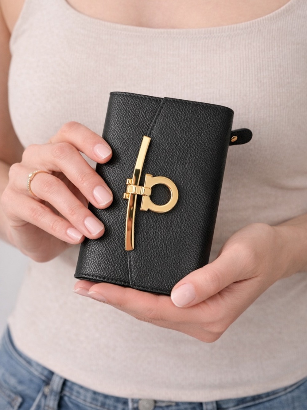 Salvatore Ferragamo Black Leather Wallet with Gold Gancini Hardware - Picture 5 of 5